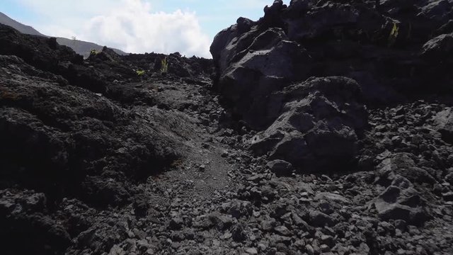 Lavafelder am Vulkan Batur in Bali