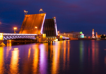 Naklejka na ściany i meble Saint Petersburg. Night drawbridge