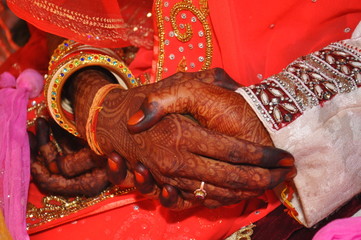 Groom King and Bride's Hathleva by Pandit at Indian Hindu Wedding