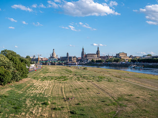 Dresden Skyline am Elbufer