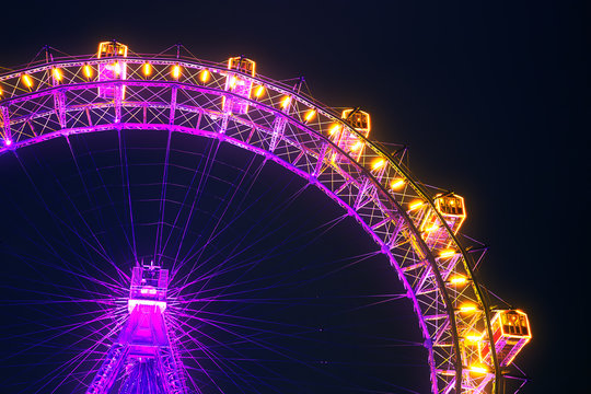 Lighting Ferris wheel in the night - Vienna Prater / Wiener Riesenrad in Austria