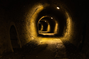 レンガのトンネル