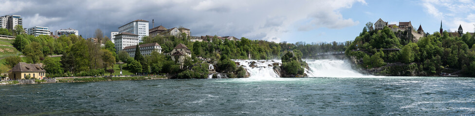 Fototapeta na wymiar Rheinfall von Schaffhausen, Schweiz