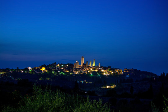รูปภาพGeschlechterturm เลือกดูภาพถ่ายสต็อก เวกเตอร์ และวิดีโอ496