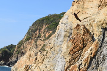 Clavado en la Quebrada