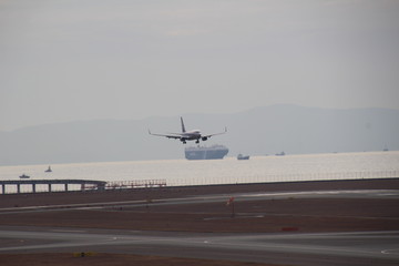 The jet plane which is going to land at Centrair in Nagoya city