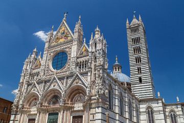 Fototapeta na wymiar View to Cathedral church of Siena town, Italy