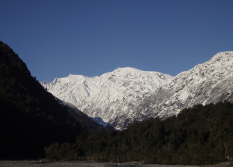 southern alps in new zealand in winter