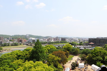 Fototapeta na wymiar 岡山城から見下ろす岡山市の街並み