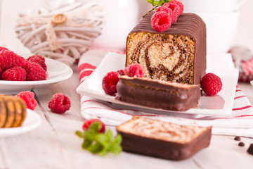 Marble cake with raspberries.
