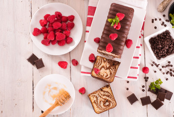 Marble cake with raspberries.