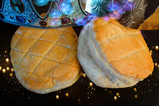 Epiphany cake and its crowns in close-up