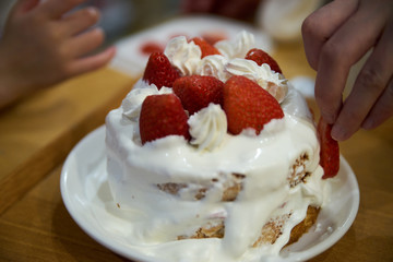 ケーキ・飾る・アップ・手
