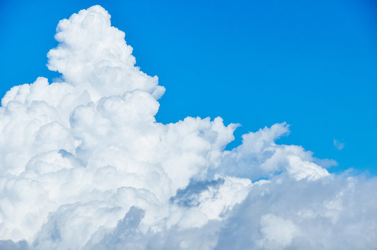 Cumulus congestus clouds build up during a hot summer afternoon