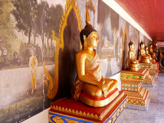 statue of buddha in thailand