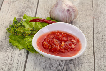 Spicy tomato and garlic sauce