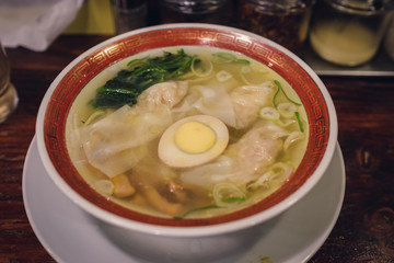 ワンタン麺