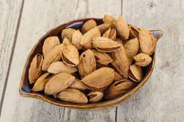 Unpeeled Almonds nuts