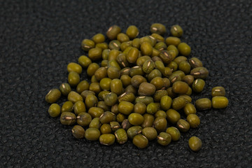 Dry raw beans mung for cooking