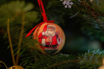 Weihnachten, Tannenbaum, Weihnachtskugel, Silvester, Neujahr, Jahreswechsel, 2020