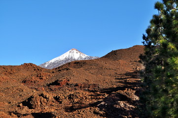 Lavalandschaft mit Blick auf den Teide auf Teneriffa