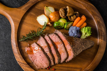高級ローストビーフ　Freshly made roast beef