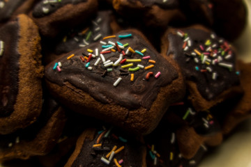 gingerbreads arranged after covering with glaze