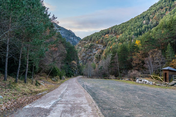 Palanca de la Molina parking in National Park of Aig&uuml;estortes and lake of Sant Maurici.