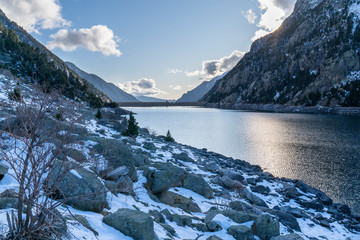 Obraz premium Cavallers reservoir in National Park of Aigüestortes and lake of Sant Maurici.
