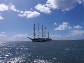 Fototapeta na wymiar old ship in the sea
