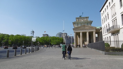 Bundestag Berlin und Brandenburger Tor © Jannis L