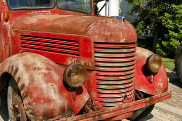 Old Rusty Truck / Old fire truck from middle of the 20th century