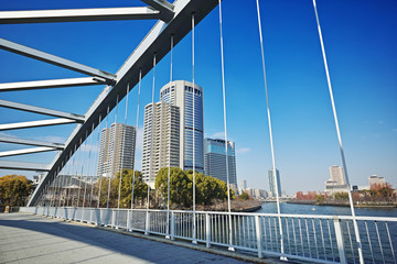 大阪 大川に掛かる桜宮橋と大阪アメニティパーク