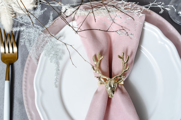 Plates with pink napkins