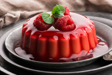 Vanilla pudding with raspberry and raspberry sauce