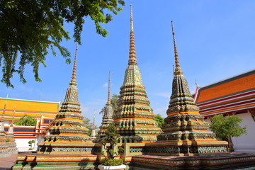 Fototapeta premium Chedis with a single base in Wat Pho,Temple of the Reclining Buddha,Wat Phra Chetuphon Wimon Mangkhalaram Rajwaramahawihan Bangkok Thailand