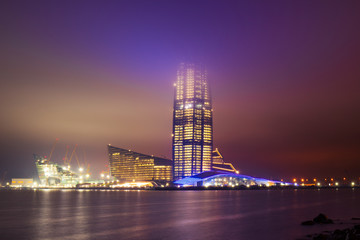 Obraz premium Night fog over unfinished Lakhta center, Saint-Petersburg, Russia