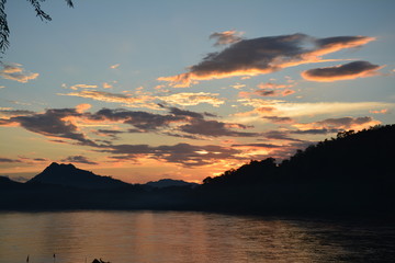 Coucher de Soleil sur le Mekong Luang Prabang Laos