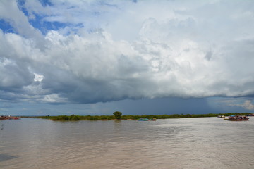 Tempête Lac Tonlé Sap Cambodge