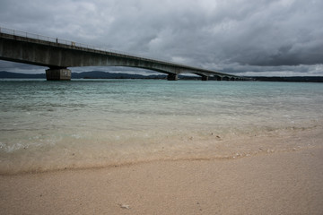 海と橋