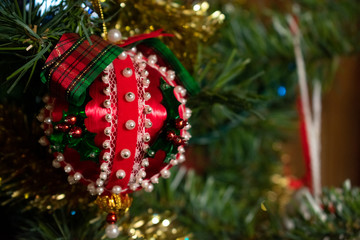 a red Christmas ornament 