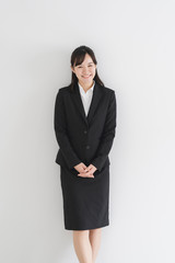 スーツの女性