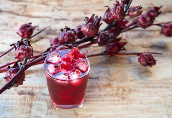 Roselle joice with ice in glass and Roselle fruits