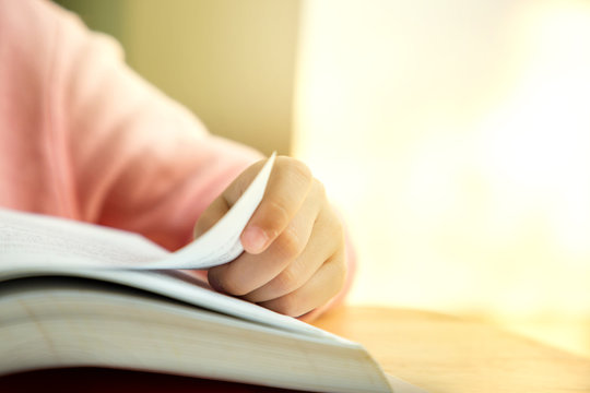 Kid Hand Open Book For Reading