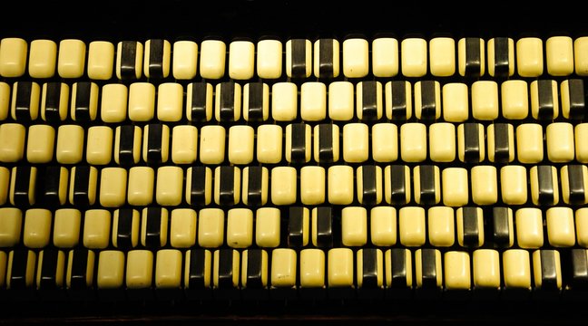 A musical input device called isomorphic keyboard