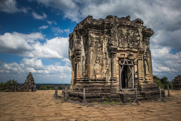 ruins of ancient temple in angkor cambodia