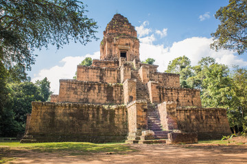 Fototapeta na wymiar ruins of ancient temple