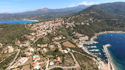 Obraz premium Le village de Cargèse en Corse