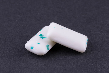 Chewing gum with hard cover