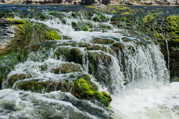 pequeña catarata